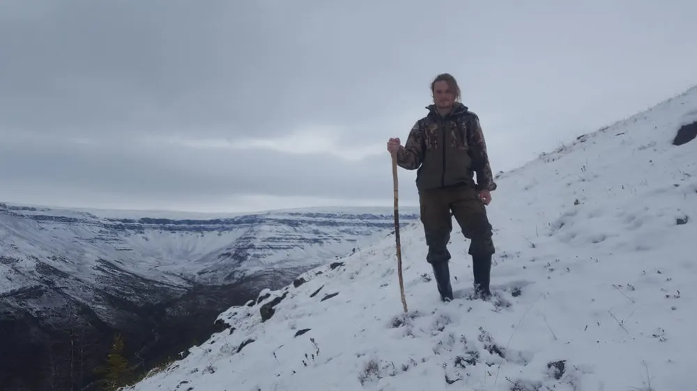 On the snow-covered plateau in autumn