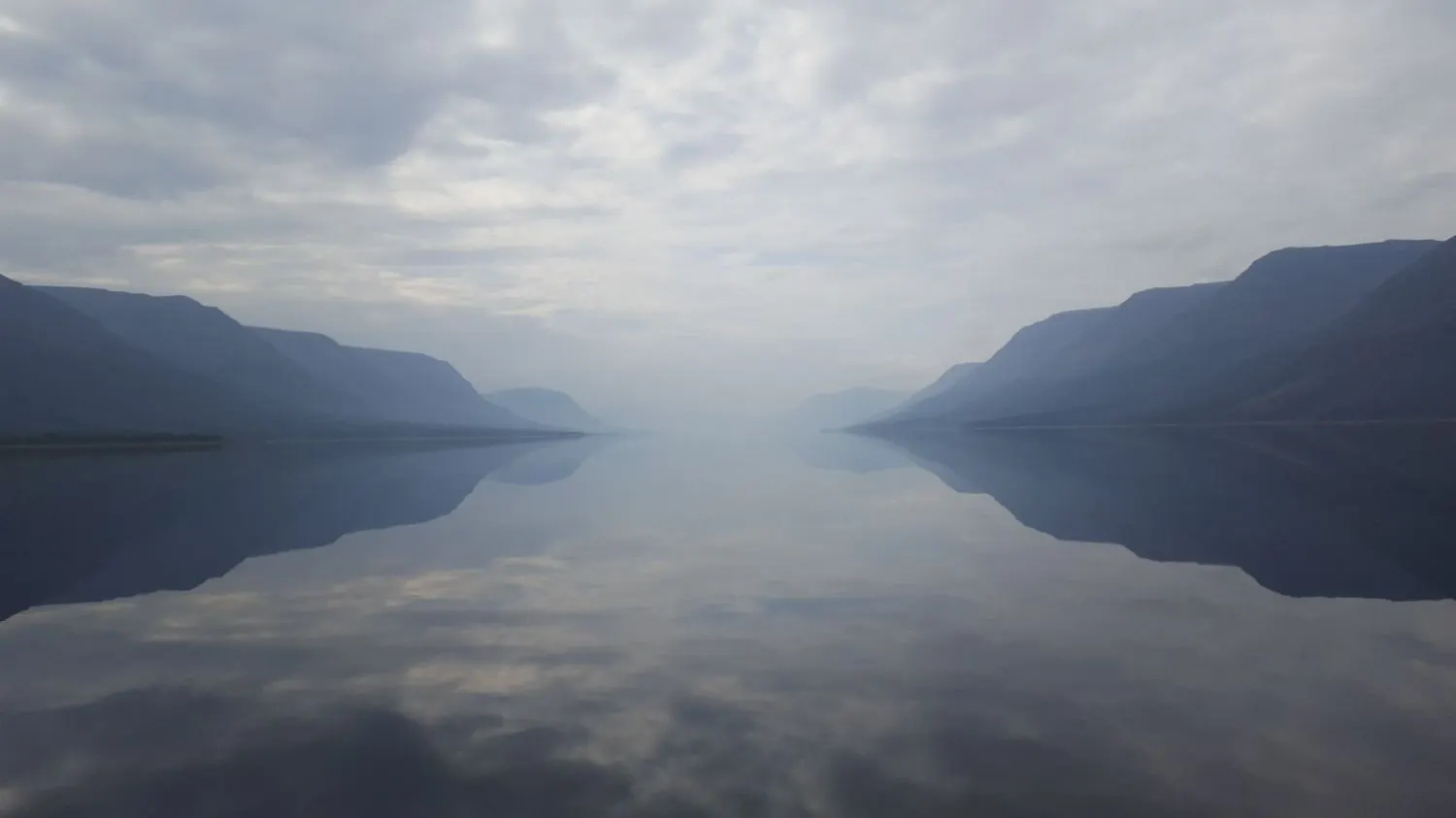 Still, mirror-like water on the plateau
